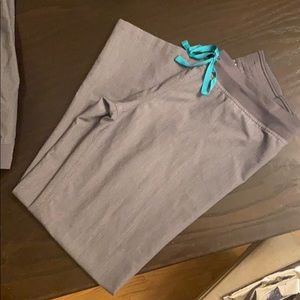 Medium- charcoal Livingston figs scrub pants